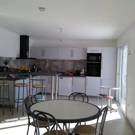 לינה וארוחת בוקר Etape Au Calme A 4km Du Center De Reims Bezannes