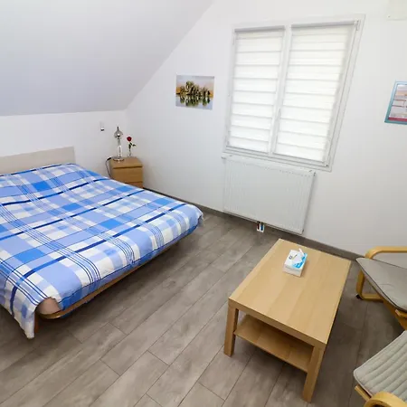 Etape Au Calme A 4km Du Center De Reims Panzió Bezannes