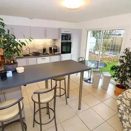 Etape Au Calme A 4km Du Center De Reims Panzió 4*