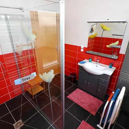 Etape Au Calme A 4km Du Centre De Reims Bed & Breakfast Bezannes
